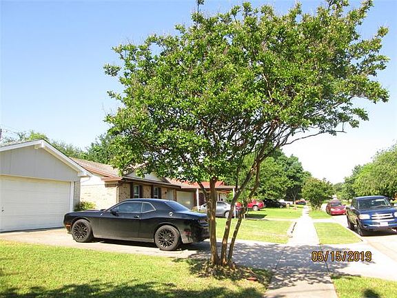 3rd image of 702 Dewberry Dr
