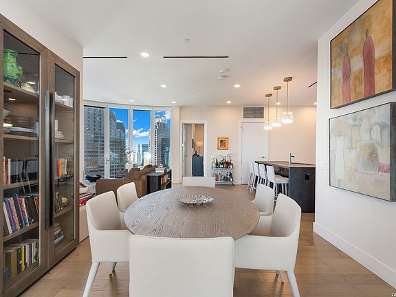 5th image of 123 Lexington APT 1406
