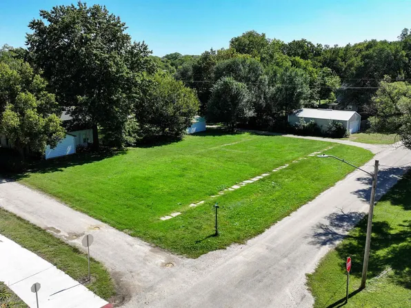 229 Hall St, Council Grove, KS 66846