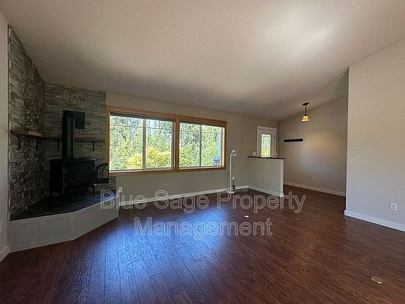 5th image of 306 Taylor Blvd