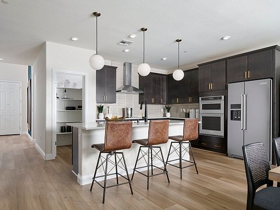 Kitchen with spacious eat-in island