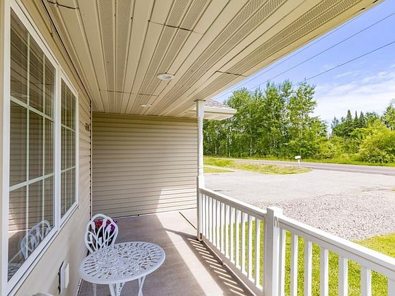 3rd image of 2227 Bardon Ave #2