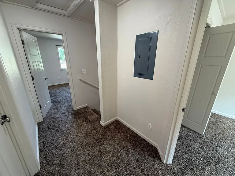 418 W Pershing — Photo 24