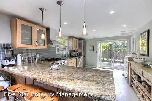 1st image of 712 Ellsworth Pl