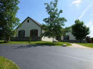 7555 Druid Lake Rd, Hartford, WI 53027