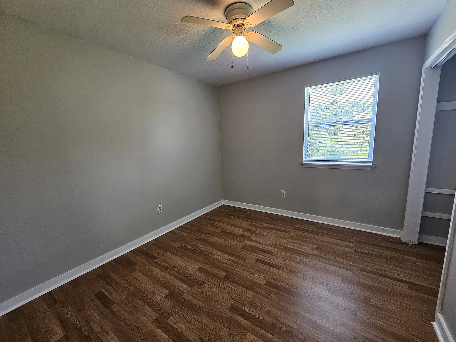 2 bed, 900 sqft, $1,275 — Photo 2