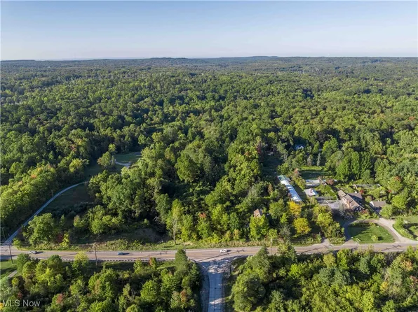 9448 Mayfield Rd, Chesterland, OH 44026