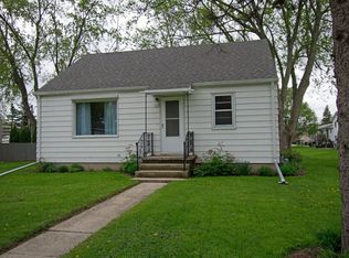 619 E Loos St, Hartford, WI 53027