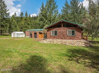 85 Wolf Lodge Trl, Blanchard, ID 83804