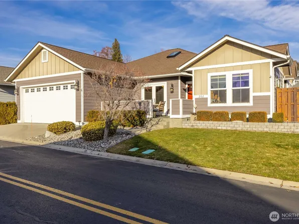 202 Village Drive, Manson, WA 98831