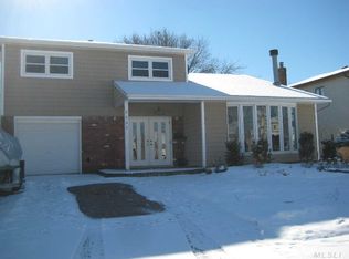 2402 Dock Rd, Bellmore, NY 11710