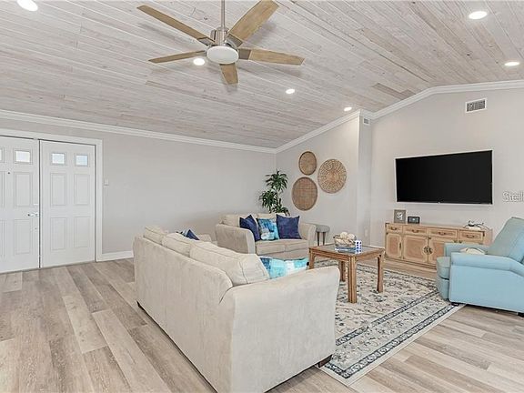 5th image of 4418 Northshore Dr