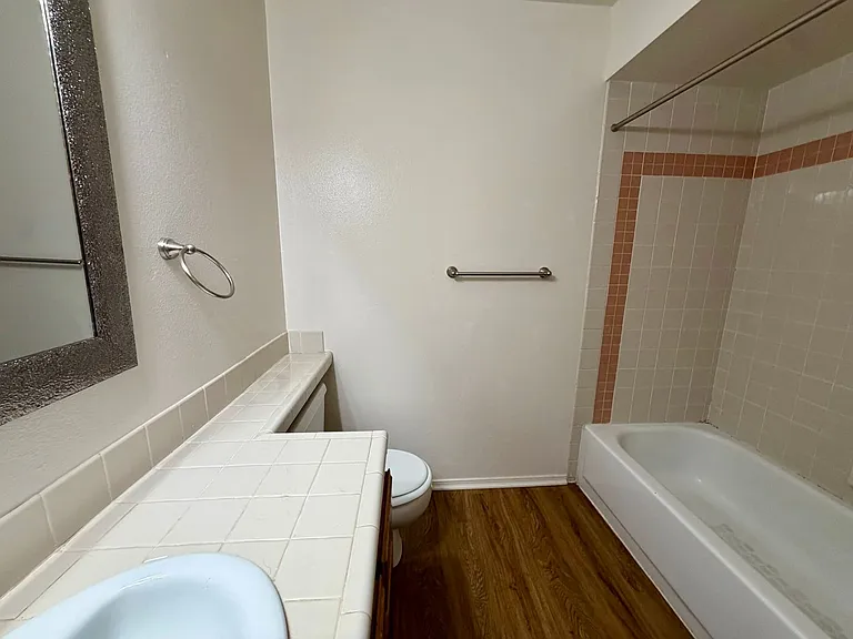993 E Edgemont Dr — Photo 21