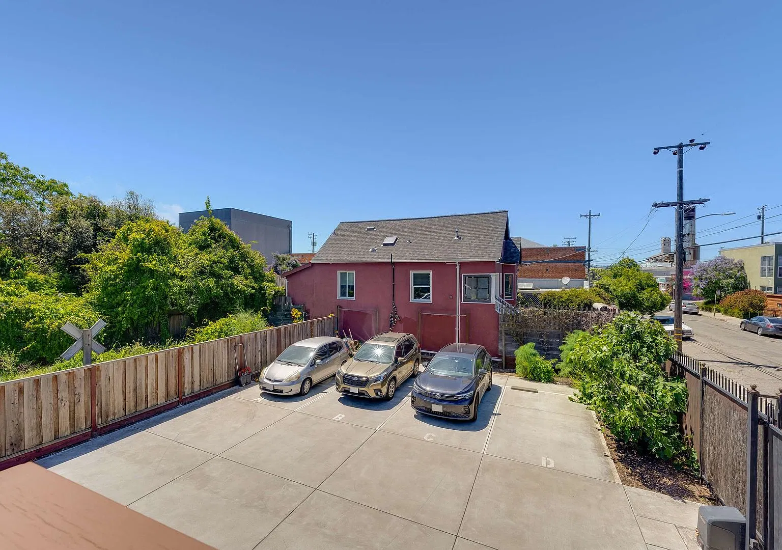 2337 Adeline St — Photo 3