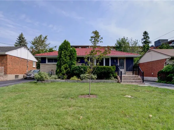 14 Cherrywood Dr, Hamilton, ON L8G 2P5