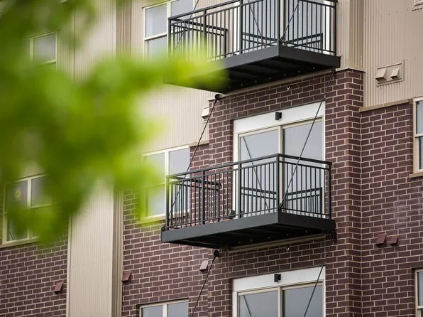 Grand Crossing, 45 W Jefferson St APT 117, Waterloo, IA 50701