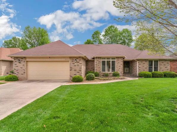 3416 S Barnes Avenue, Springfield, MO 65804
