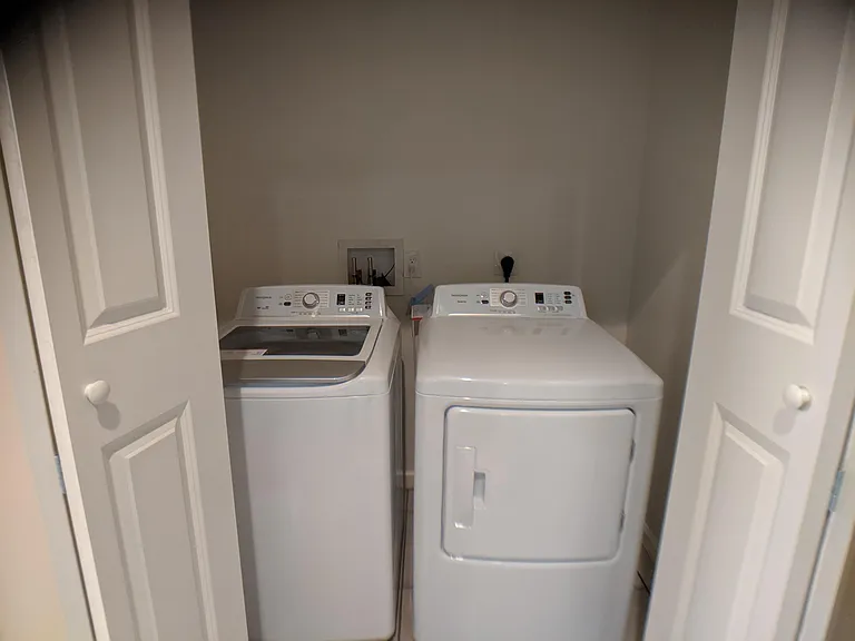 2435 S Dixie Dr — Photo 10