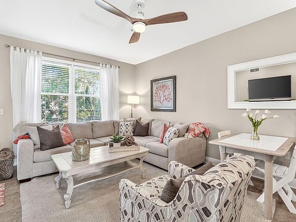 4th image of 117 Village Blvd Unit 722