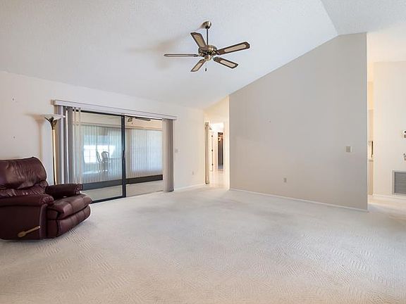 2nd image of 4605 Glenbrooke Dr