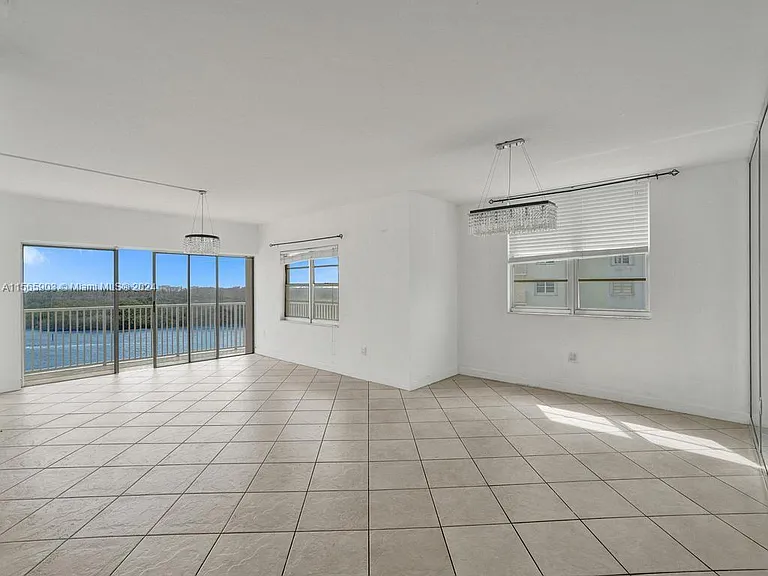 300 Bayview Dr #906 — Photo 3