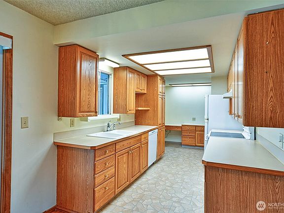 2nd image of 1322 McDougall Ave