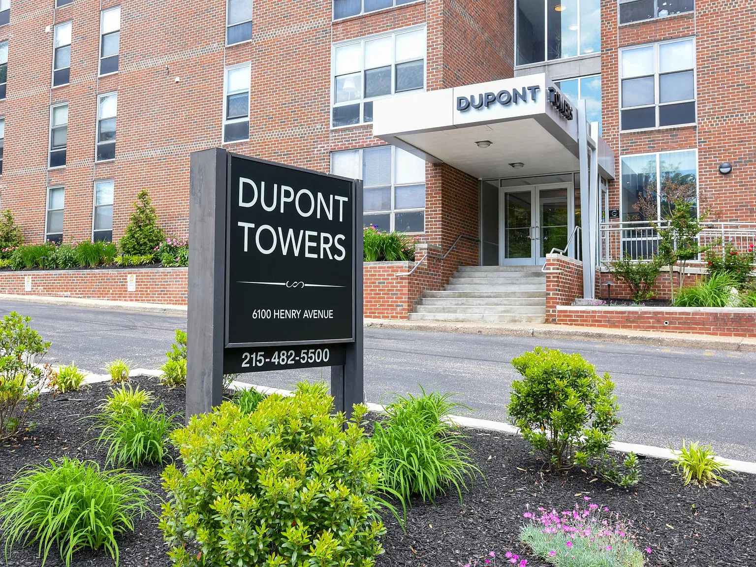 1 bed, 869 sqft, $1,595 — Photo 1