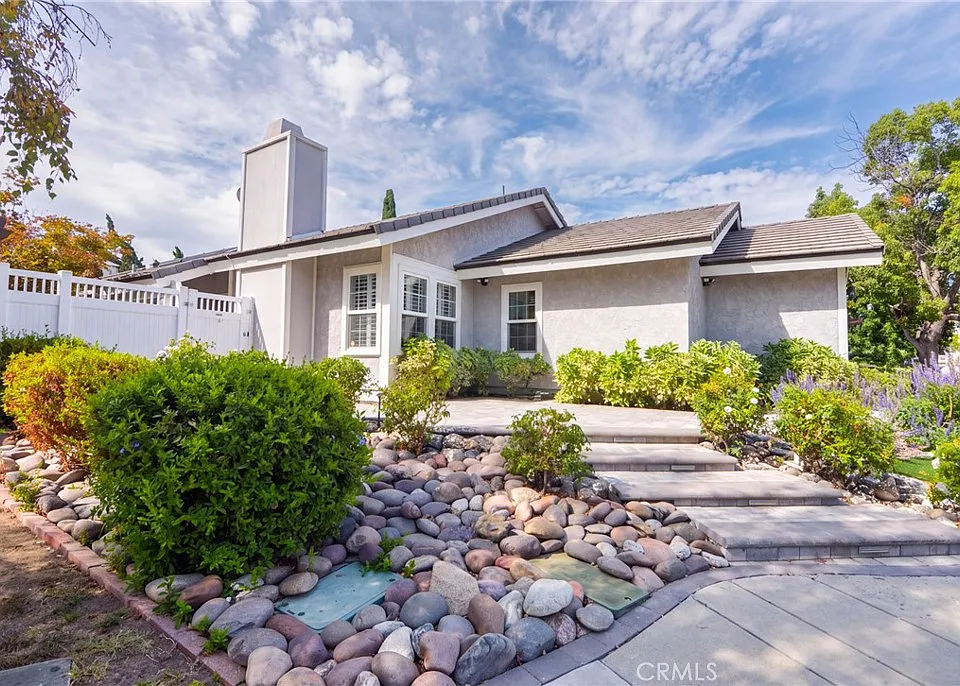 80 Ilex Dr