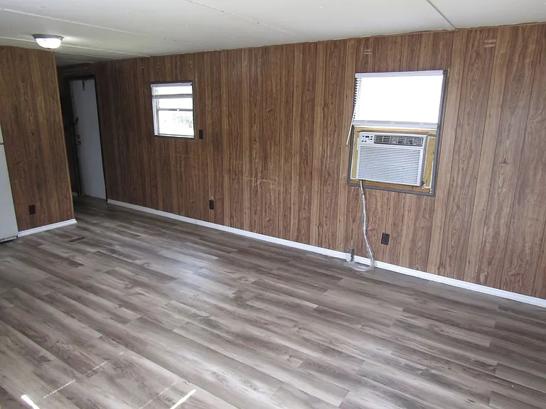 1219 W Oglethorpe Hwy — Photo 13