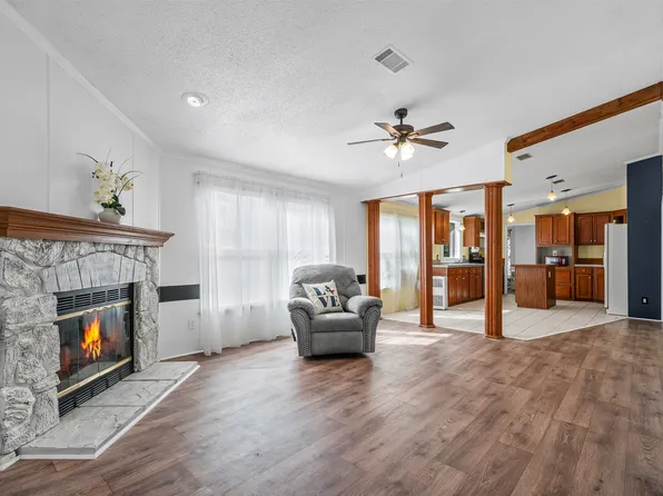 342 Rising View Ct, Weatherford, TX 76085