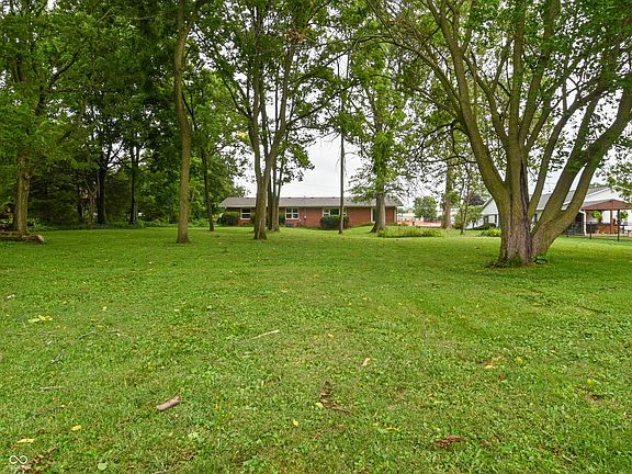 3rd image of 7543 E 71st St