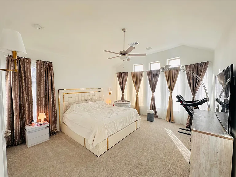4918 Mango Park Ln — Photo 15