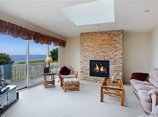 315 Fox Hill Dr, Baiting Hollow, NY 11933