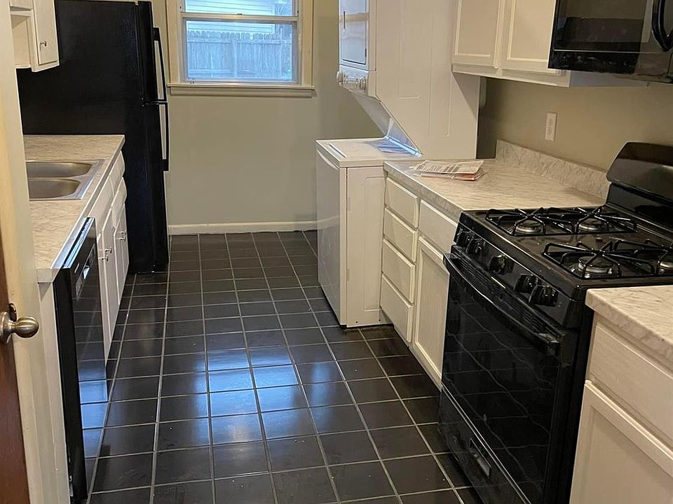 2nd image of 744 Valley Dr