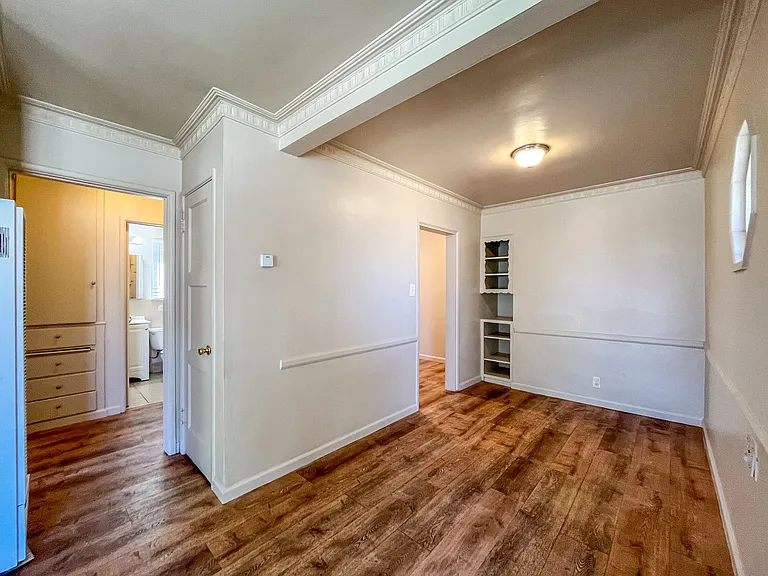 6605 S Van Ness Ave — Photo 7