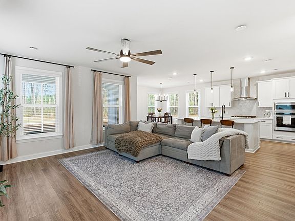 2nd image of 228 Wappoo Trace Ln