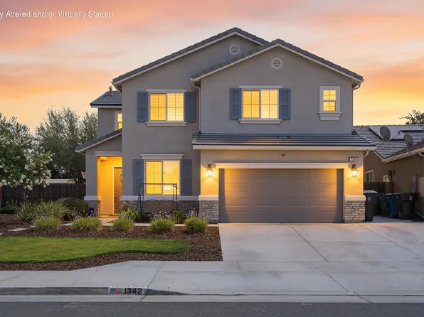 1342 Roundhouse Street, Tulare, CA 93274