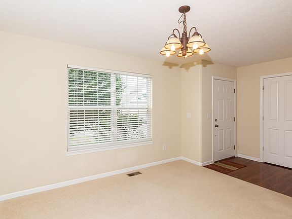 3rd image of 7845 Parkdale Dr