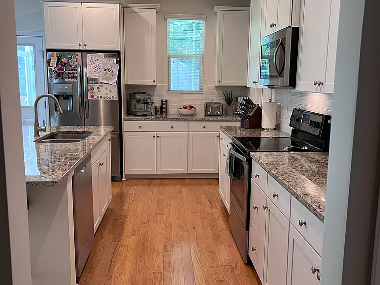 390 Southwilde Way — Photo 12