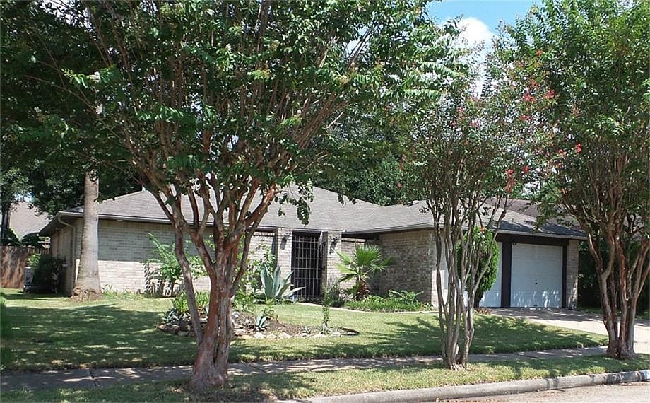 1st image of 10426 Den Oak Dr #0