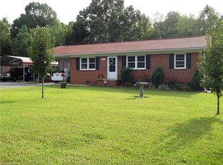 831 Low Bridge Rd, Ramseur, NC 27316