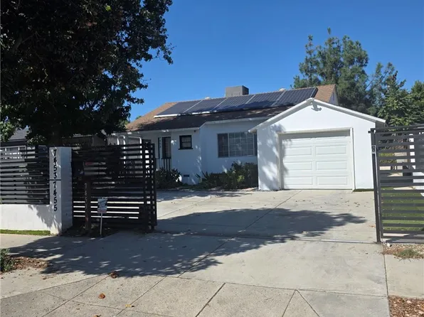 7453 Blewett Ave, Van Nuys, CA 91406