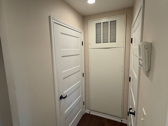 4th image of 305 W Willis St #202
