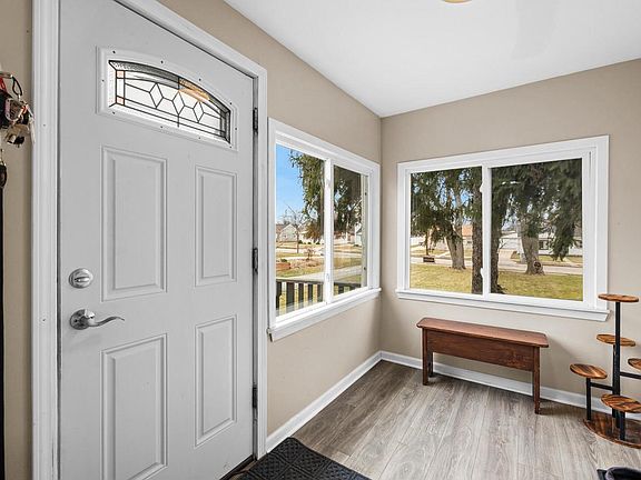 4th image of 224 West Martin LANE