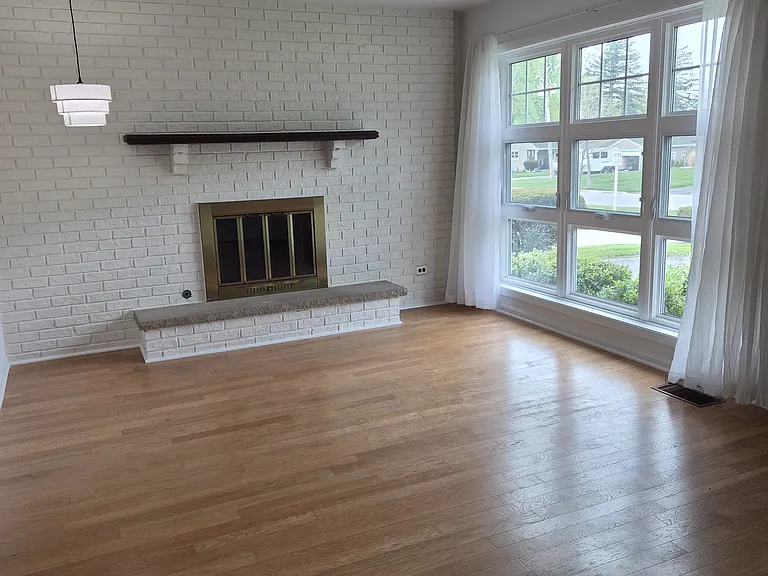 2605 South St — Photo 2