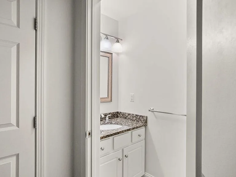 120 Wyllis Ave #424 — Photo 19
