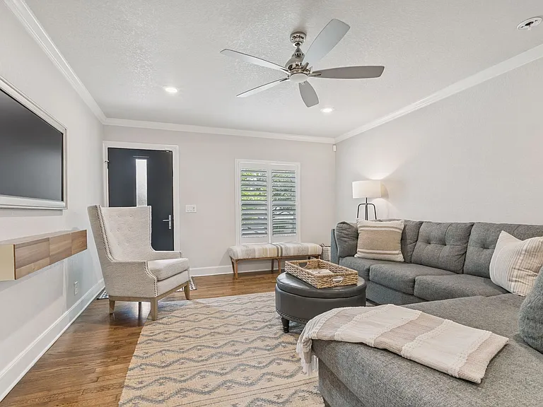 488 E Olmos Dr #1 — Photo 6