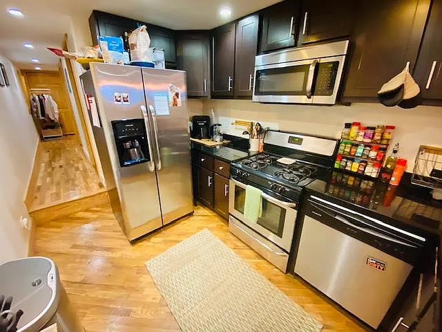 944 N Wood St #G — Photo 9