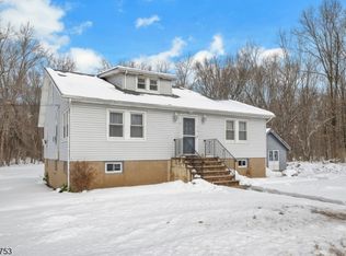 410 Horseneck Rd, Fairfield, NJ 07004