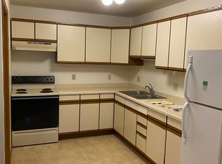 1103 Connie Rd APT 1, Baraboo, WI 53913